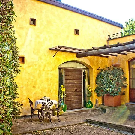 Oda ve Kahvaltı B&B La Fattoria Cascina (Pisa)