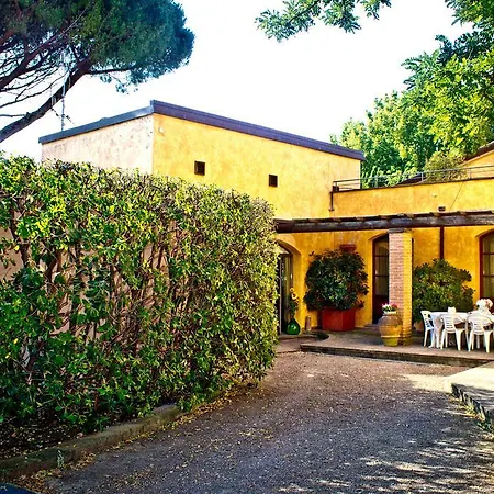 Oda ve Kahvaltı B&B La Fattoria Cascina (Pisa)