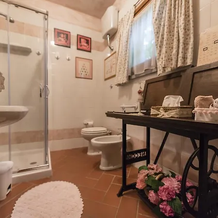 Oda ve Kahvaltı B&B La Fattoria Cascina (Pisa)